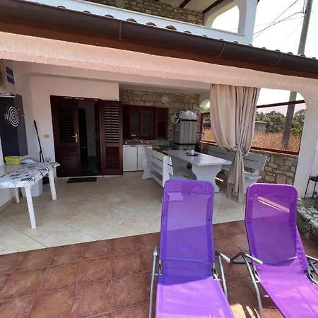 Apartment Charming With Pool In Barbariga Peroj