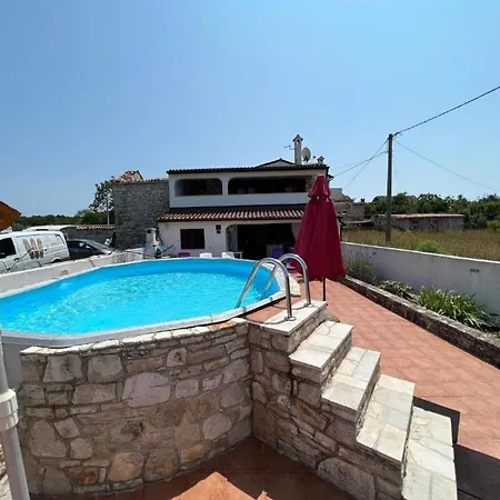 Charming With Pool In Barbariga Apartman *