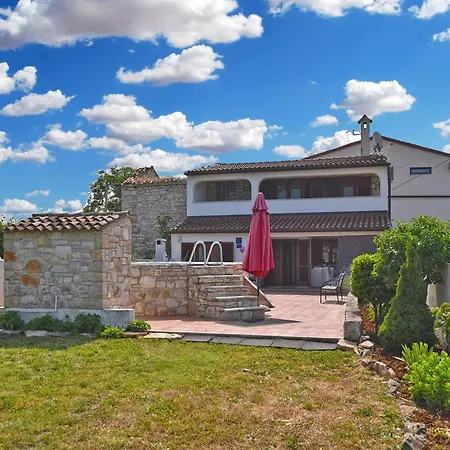 Charming With Pool In Barbariga Peroj