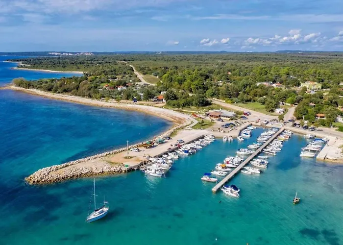 Charming With Pool In Barbariga Appartement Peroj