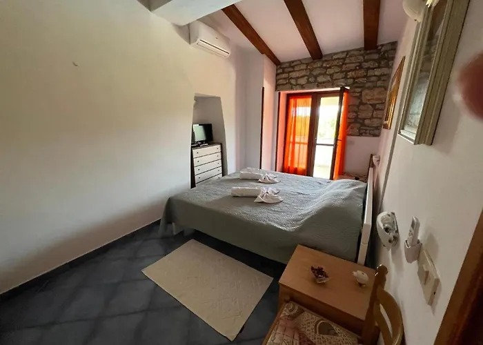 Charming With Pool In Barbariga Peroj