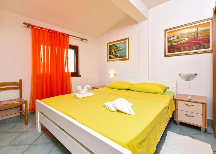 Charming With Pool In Barbariga Peroj