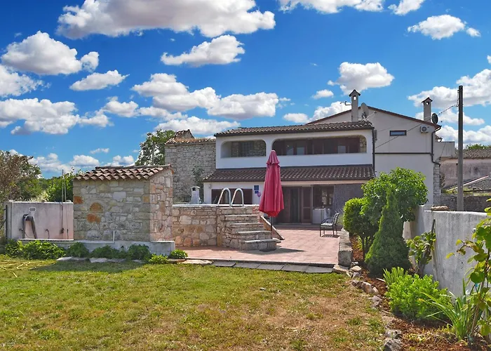 Charming With Pool In Barbariga Peroj